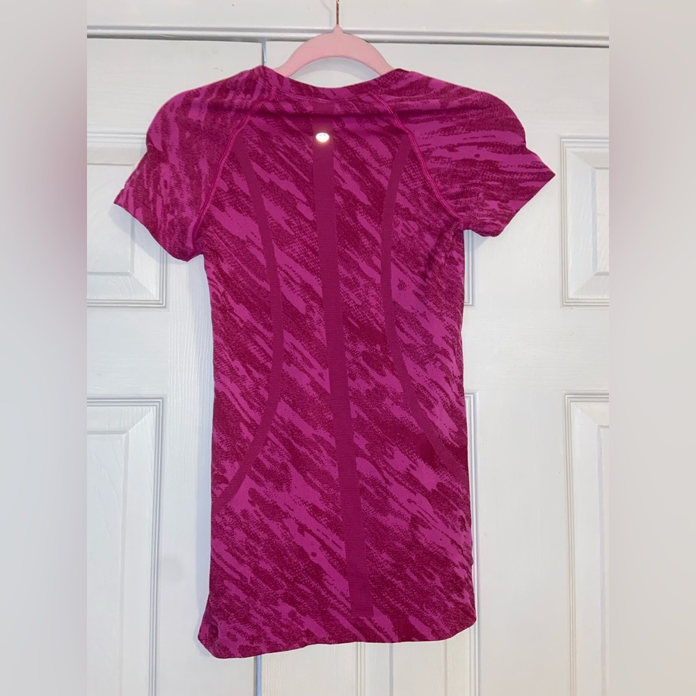 Rare light and dark pink Lululemon shirt!!